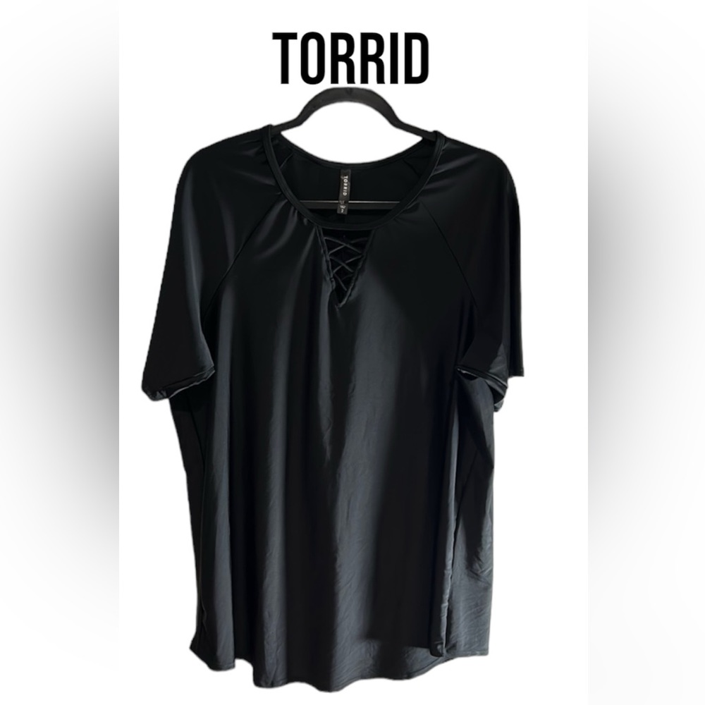 TORRID TUNIC BLOUSE WOMENS PLUS SIZE 2X SHORT SLEEVE ROUND NECK